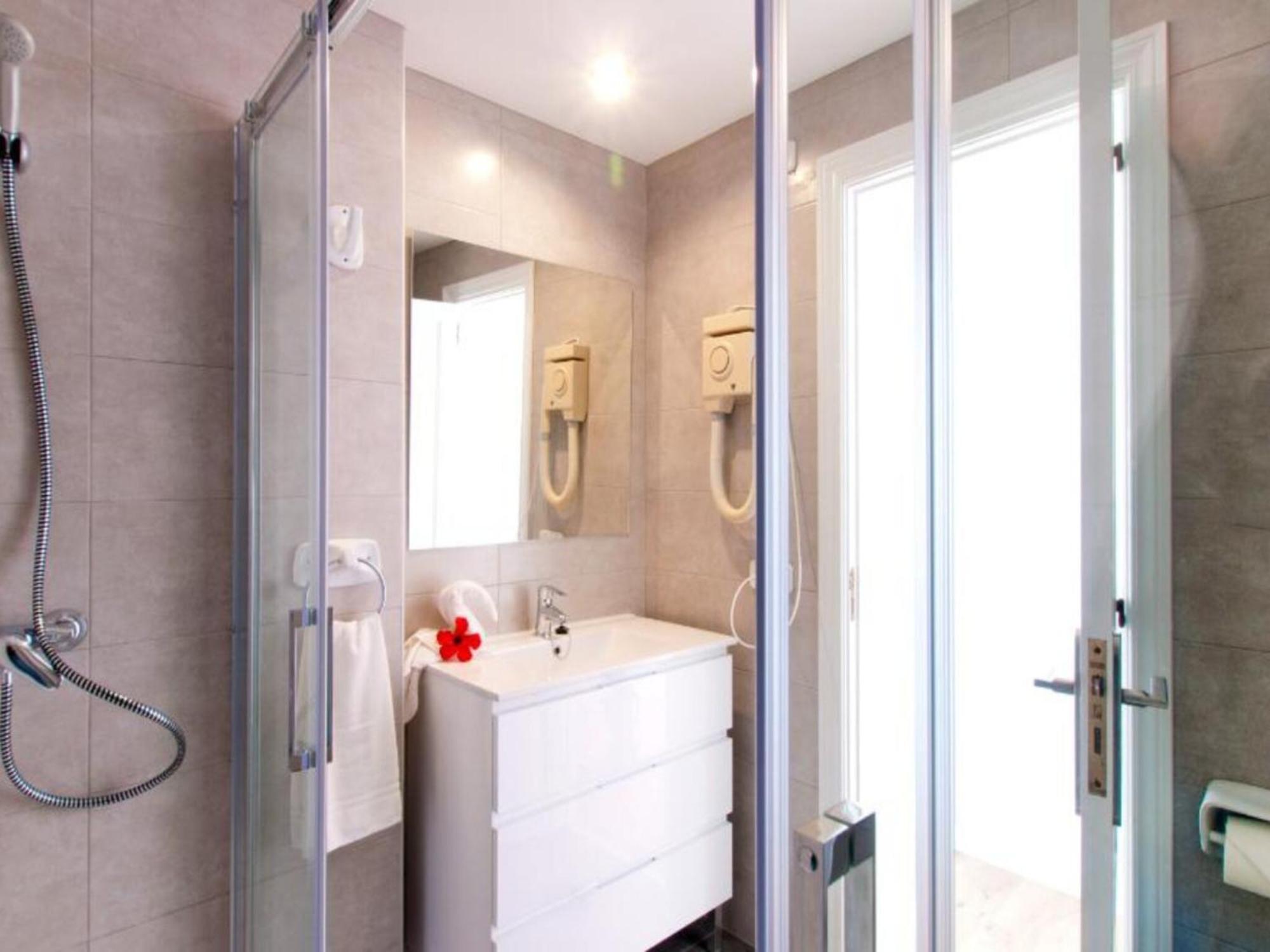 Beautiful Apartment, 50m From *